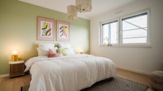 Schlafzimmer grüne Wand