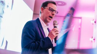 Oliver Helfrich Laudator